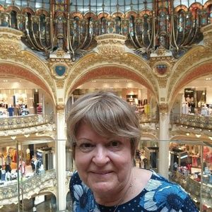 Meet your Posher, Lorraine